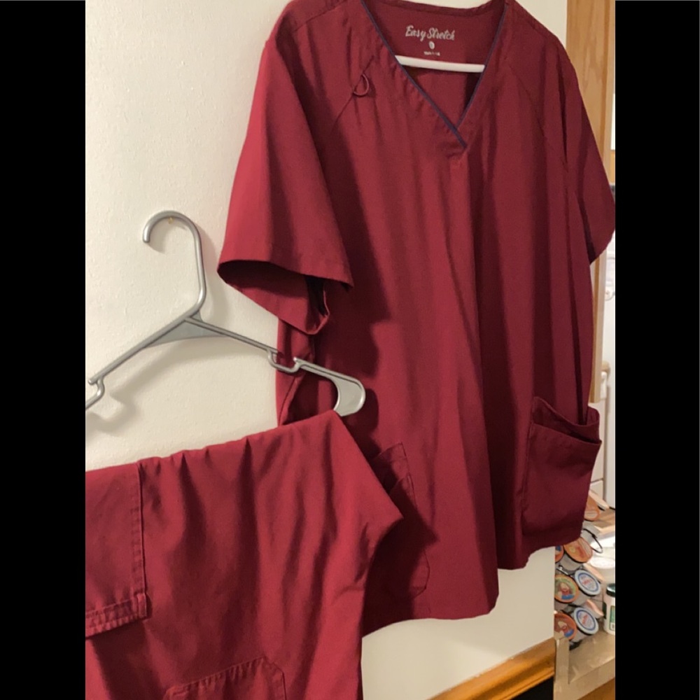 Easy stretch 2xl wine scrubs